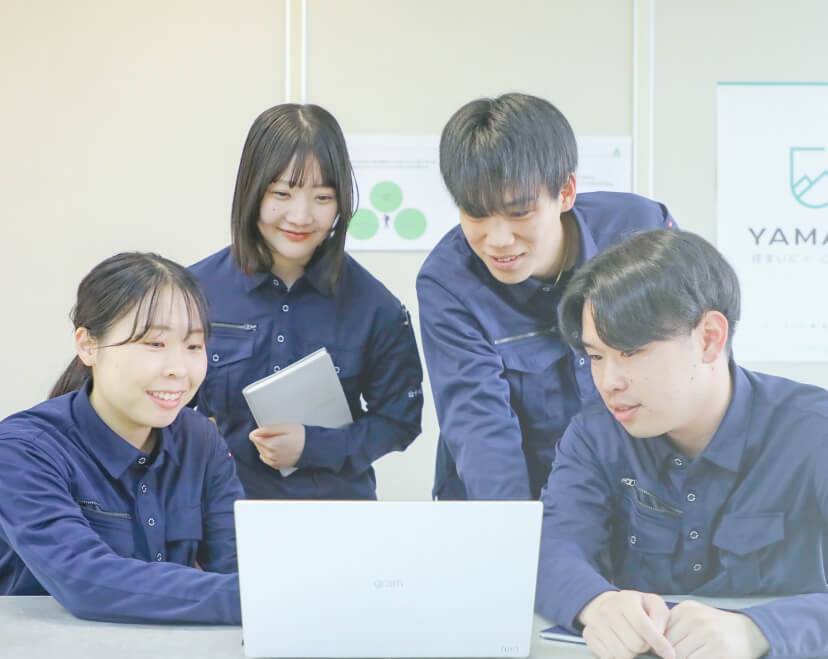 談笑するスタッフ達